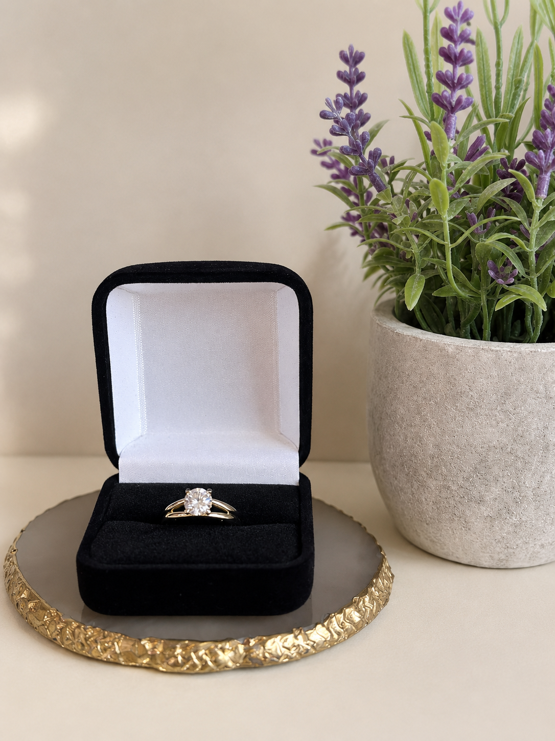 18K Gold Solitaire Ring (750)