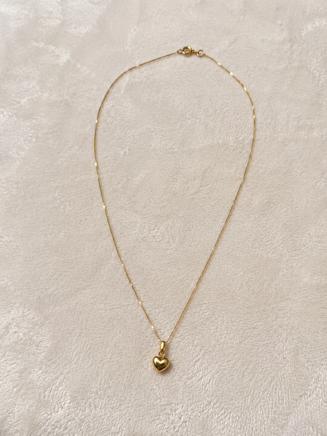 18K Gold Petite Golden Heart Necklace (750)