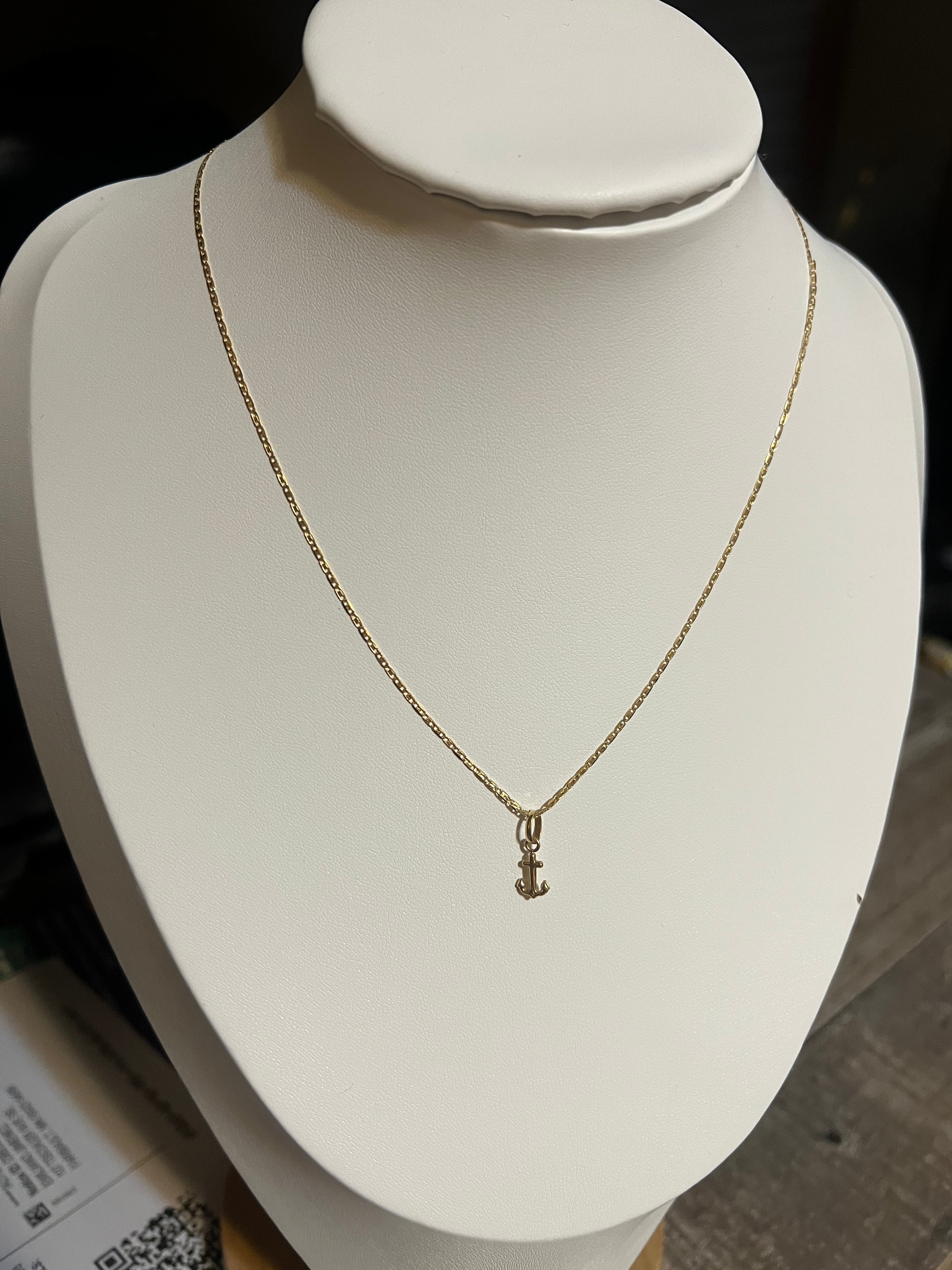 Cadena con dije ancla
