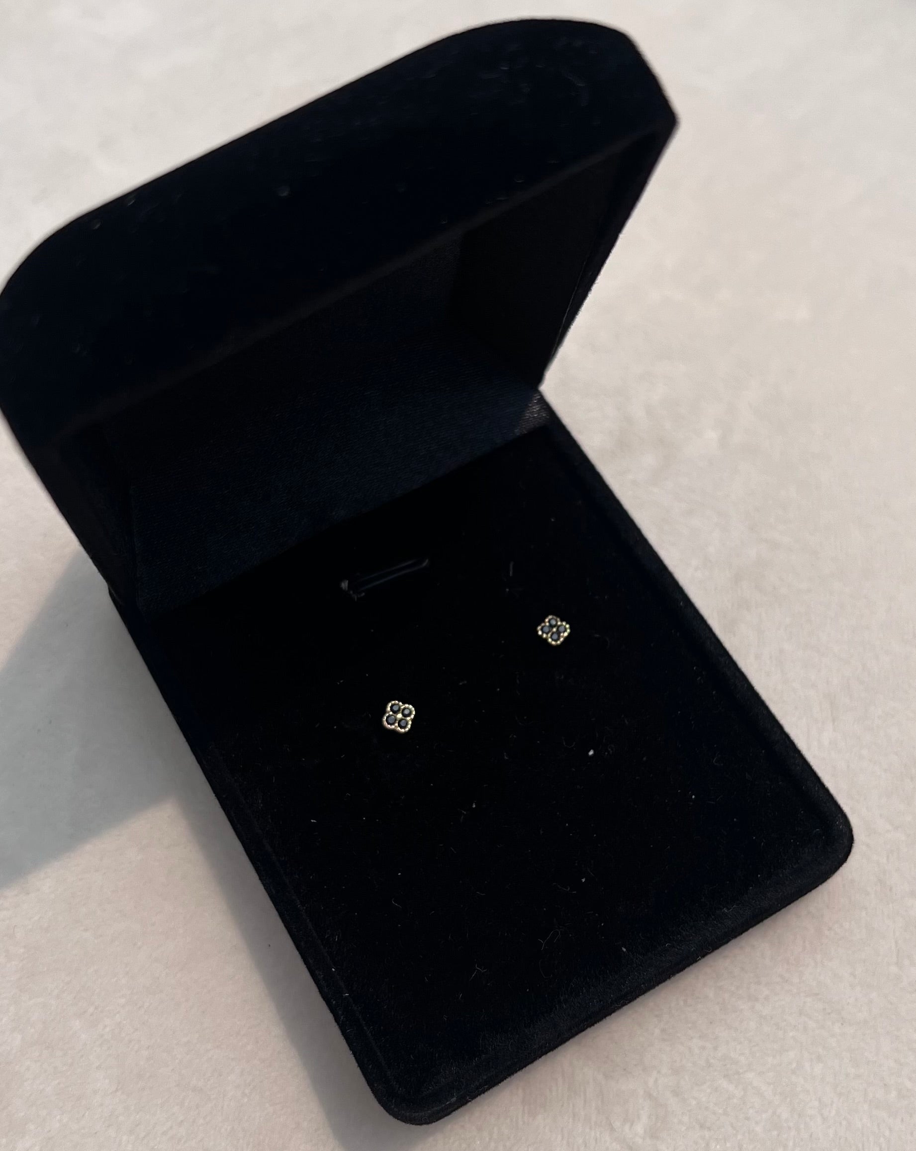 18K Gold Classic Studs